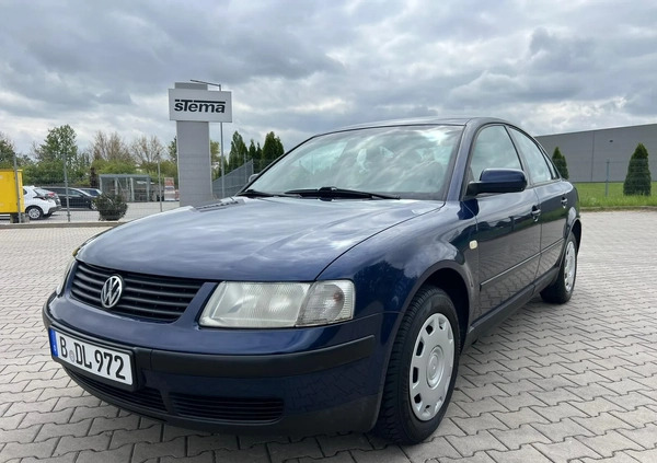 Volkswagen Passat cena 3500 przebieg: 188161, rok produkcji 2000 z Świdnica małe 301